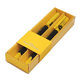 НАБОР ИЗ 2-Х РУЧЕК "FunWrite. Взгляд зверя. Пантера" ШАРИКОВАЯ 0.5 ММ, СИНЯЯ (желтый футляр)
Арт. 20-0212/4747