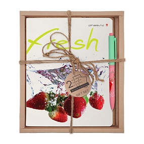 НАБОР ПОДАРОЧНЫЙ "ФРУКТЫ NEW. Крубника" (ДВЕ ТЕТРАДИ И РУЧКА)
Арт. 7-48-544-2/1